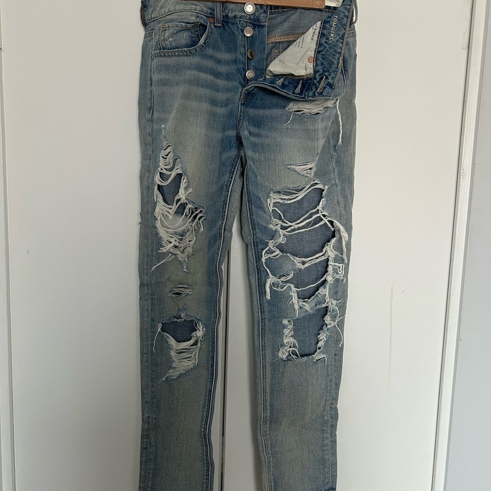 Distressed American eagle Tom girl jeans NEW